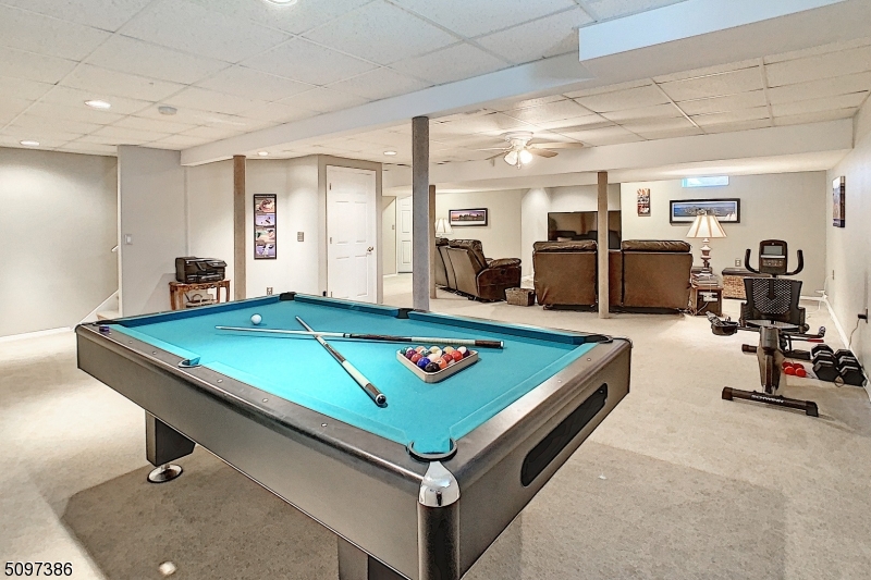 POETS PEAK - Residential