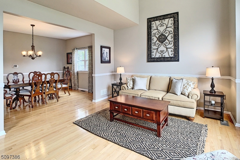 POETS PEAK - Residential