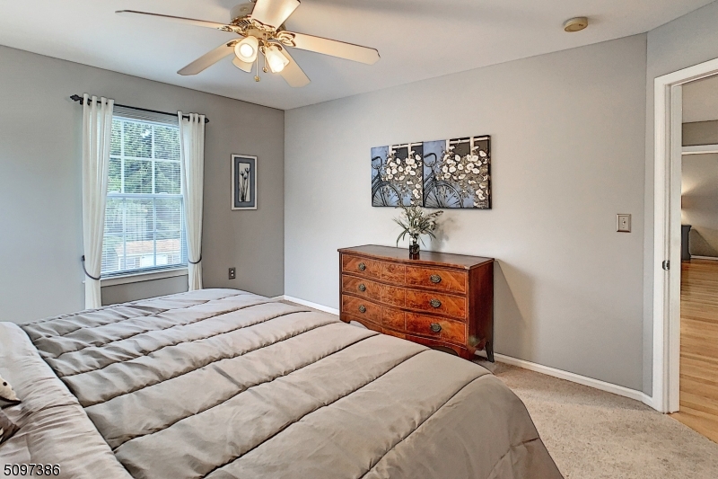 POETS PEAK - Residential