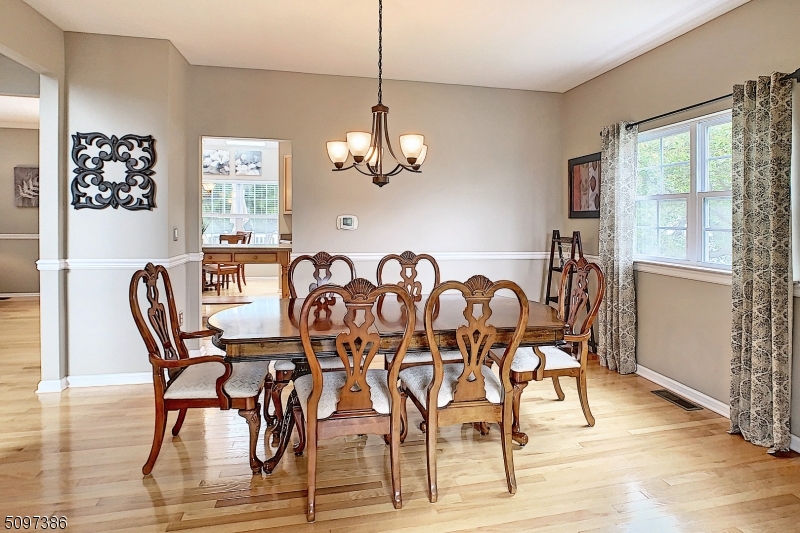 POETS PEAK - Residential