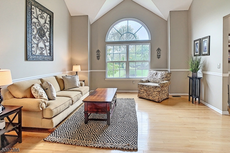 POETS PEAK - Residential