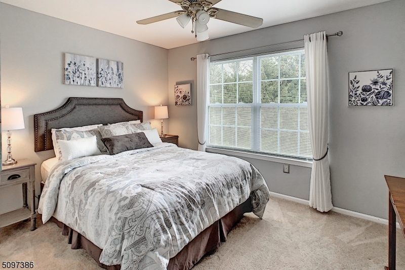 POETS PEAK - Residential
