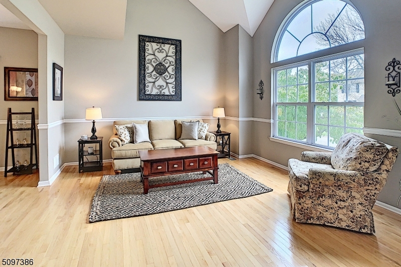 POETS PEAK - Residential