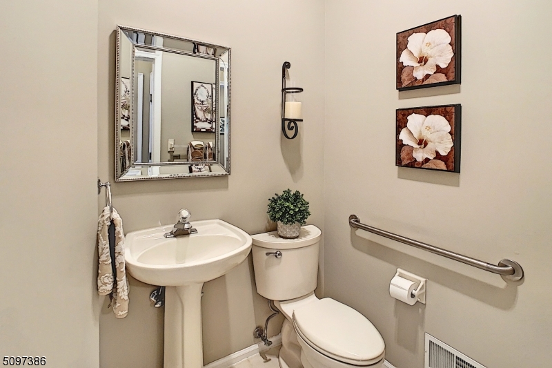 POETS PEAK - Residential