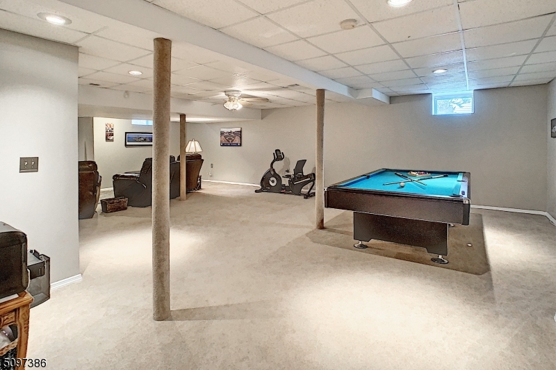 POETS PEAK - Residential