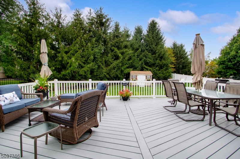 POETS PEAK - Residential