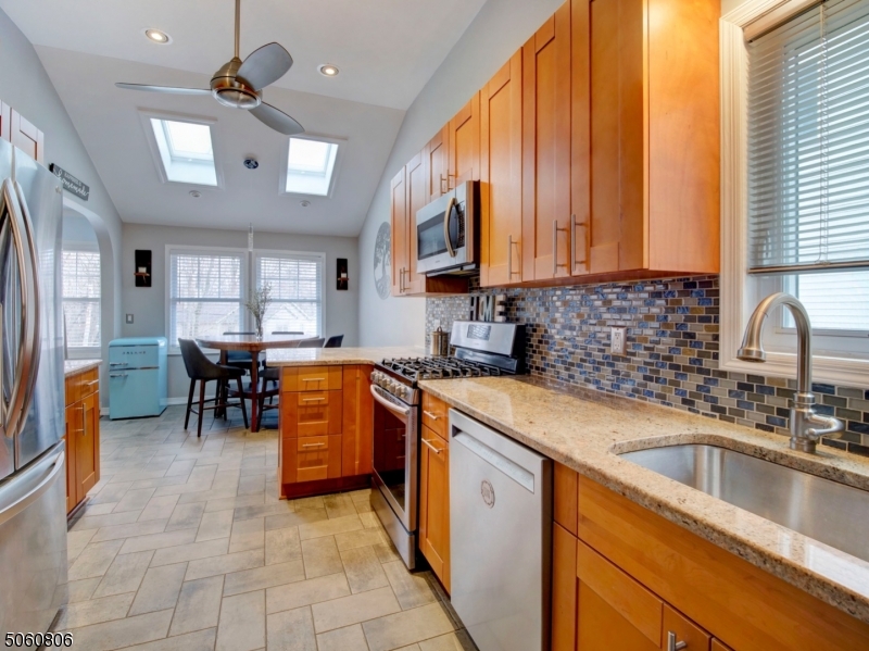 WHITE MEADOW LAKE - Residential