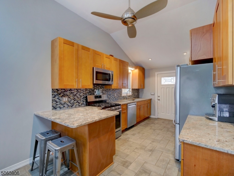 WHITE MEADOW LAKE - Residential