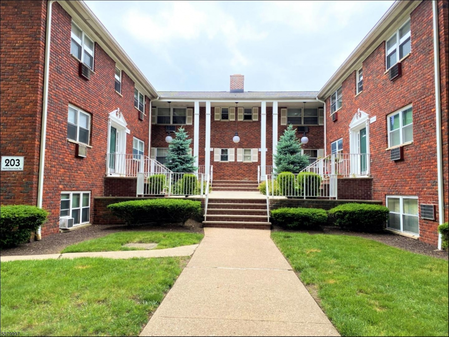 Manor II - Residential