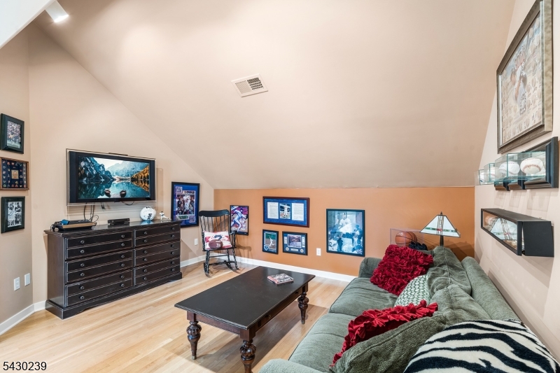 Ashton Woods - Residential