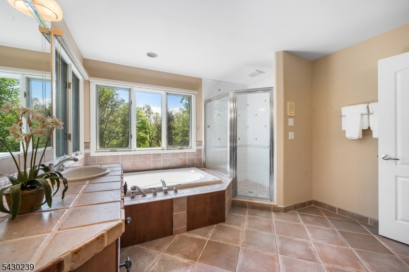 Ashton Woods - Residential