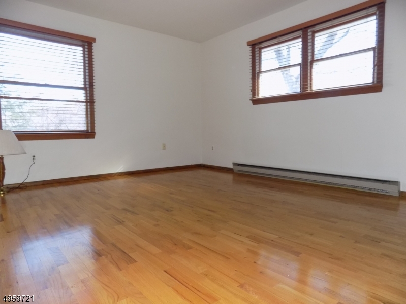 BARRY LAKES - Residential