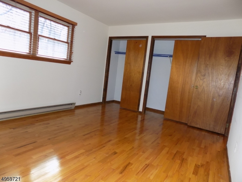 BARRY LAKES - Residential