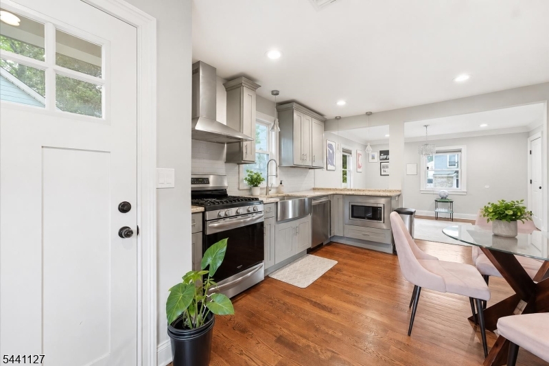 Beautifully renovated two-family home in one of Bloomfield's most desirable neighborhoods! Perfect for owner-occupants looking to offset their mortgage orinvestors seeking a turnkey property. Unit One features two spacious bedrooms, an eat-in kitchen, private laundry, access to a private backyard, and a one-cargarage. The finished basement provides valuable bonus space, perfect for a home office, playroom, gym, or recreation room. Unit Two offers a comfortableone-bedroom layout with its own private washer and dryer, providing convenience and privacy. A move-in-ready property offering flexibility, modern updates,and excellent income potential.