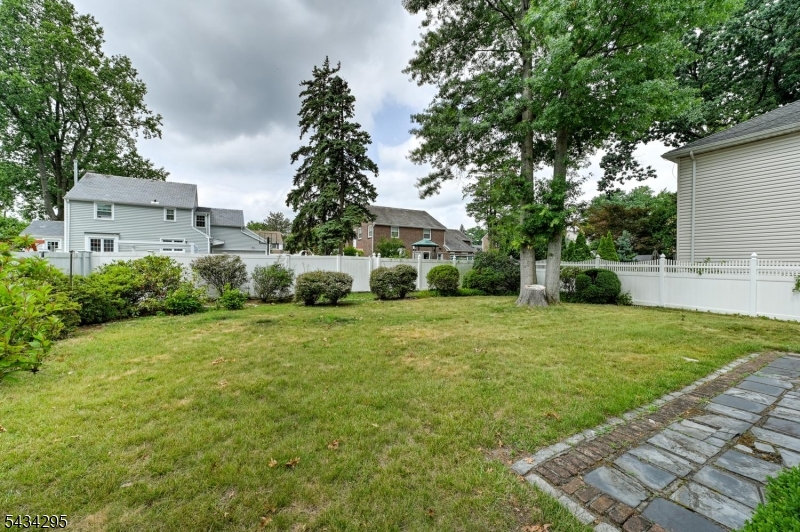 Putnam Manor - Residential