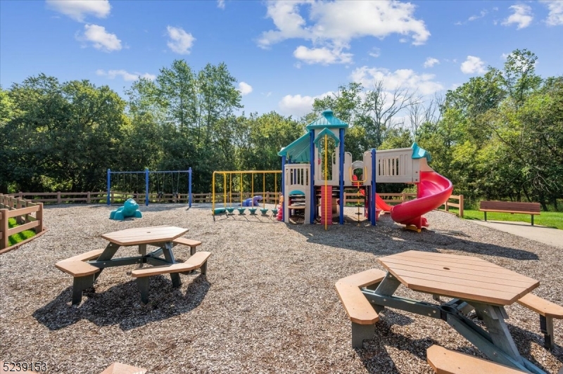GLENBROOKE - Residential