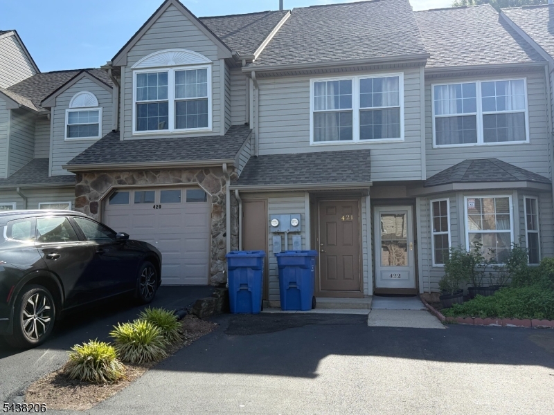 Bright And Well Maintained Unit with 3 Bedroom and wood floors, Freshly painted whole house, Furnace (2023) , Air Conditioning (2023), Hot water heater (2025), roof (2019). Complex has a Playground, Swimming Pool and Tennis Courts. Close to Train , Shopping, Major Highway. **Move in Condition **