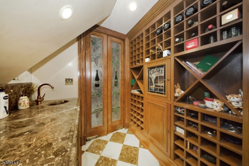 Bluff - Residential