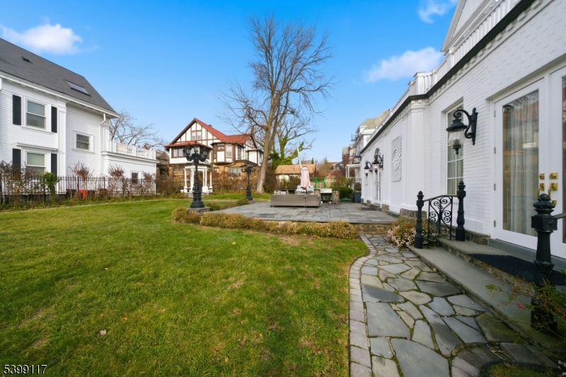 Bluff - Residential