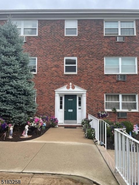 Knoll Manor II - Residential