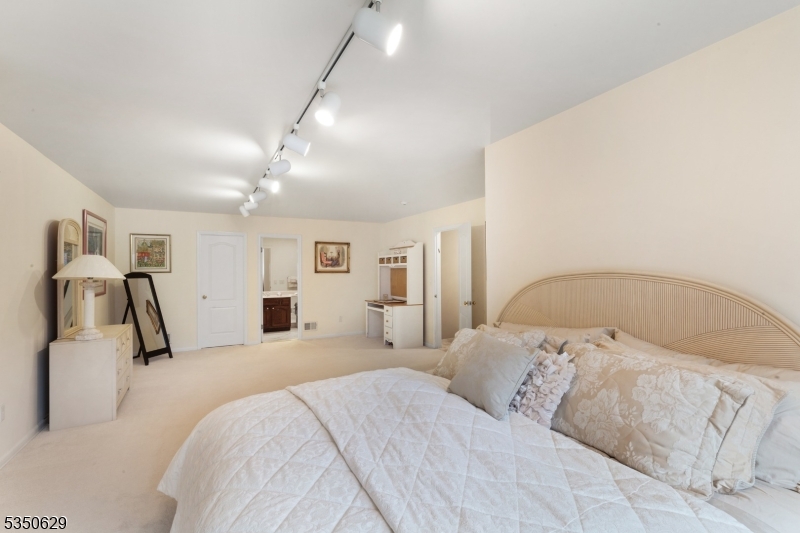 Mendham East Side - Residential