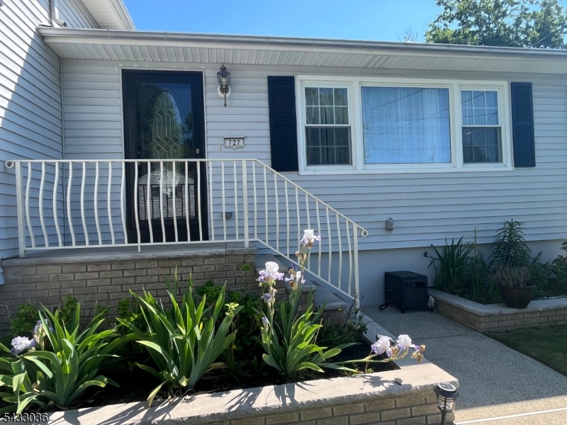 RESIDENTIAL - Residential