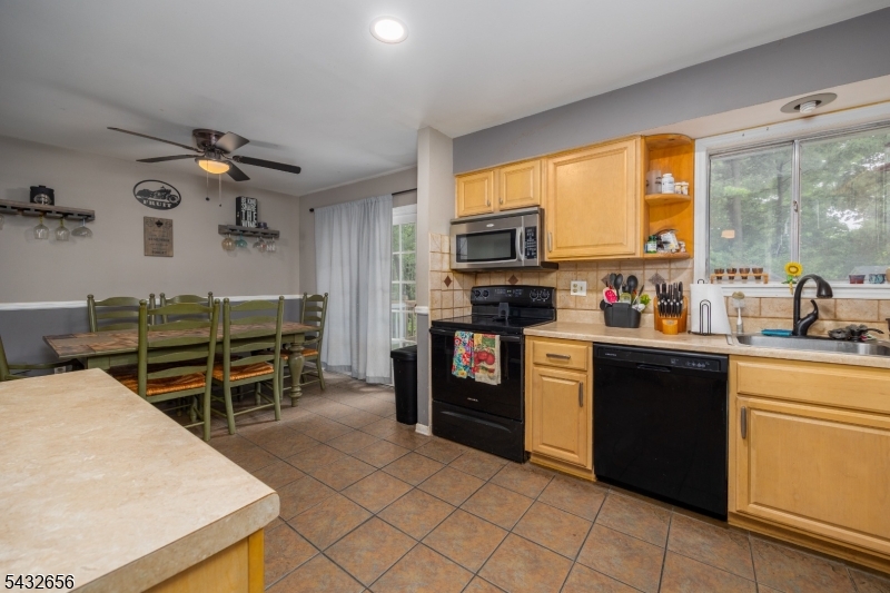 Barry Lakes - Residential