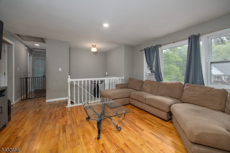 Barry Lakes - Residential