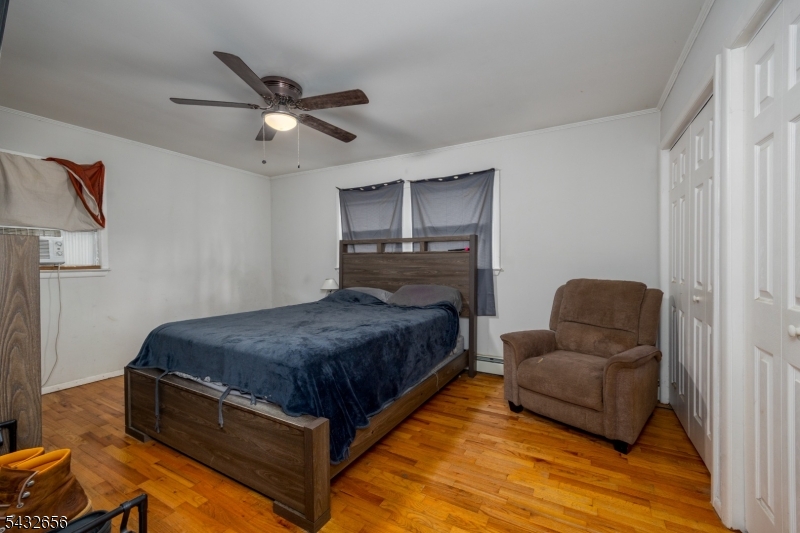 Barry Lakes - Residential