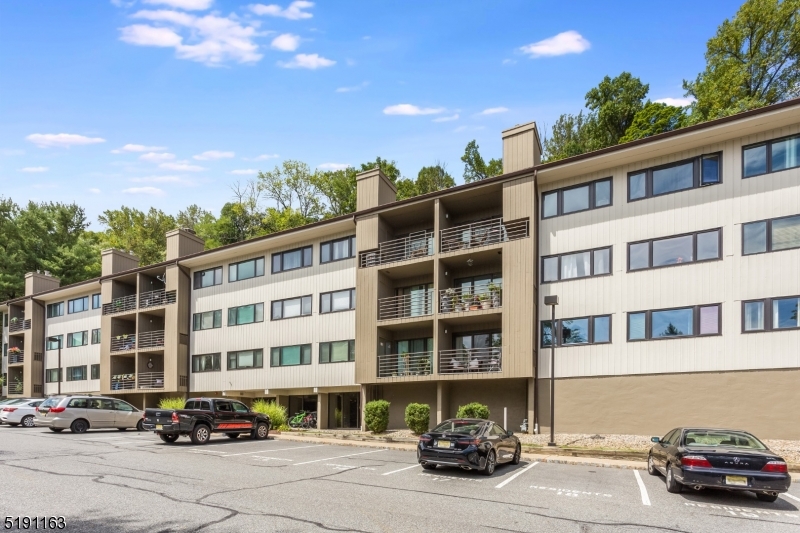 South Green I Condos - Residential Lease