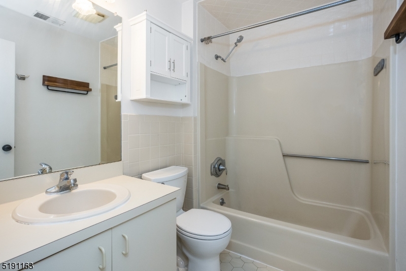 South Green I Condos - Residential Lease