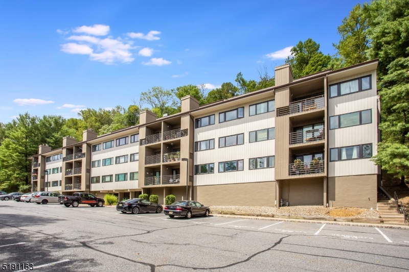 South Green I Condos - Residential Lease