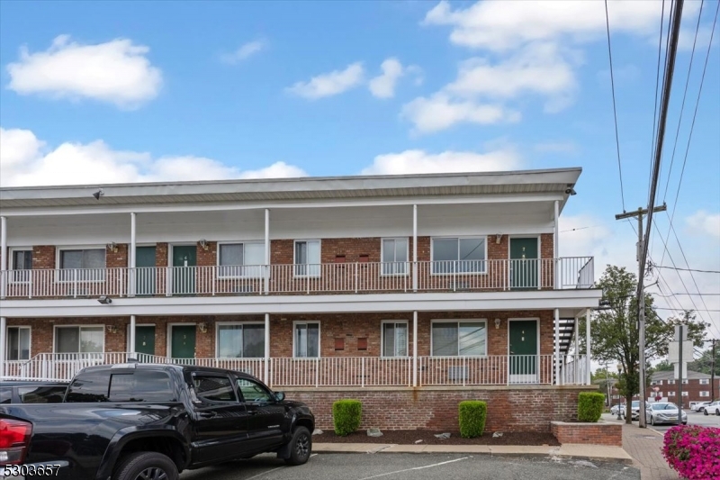 Lake Hiawatha - Residential