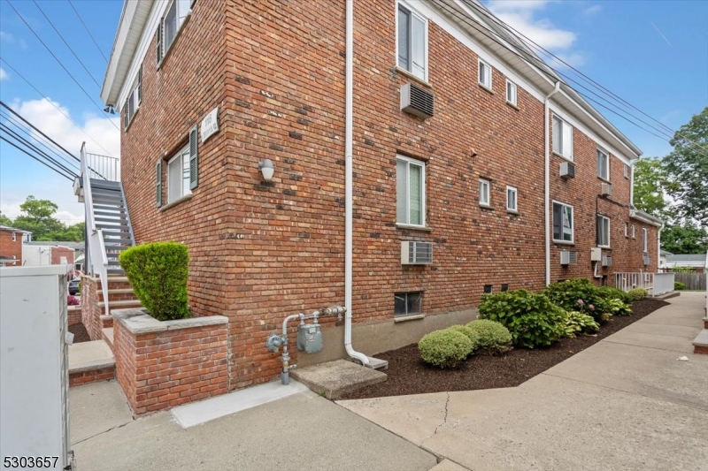 Lake Hiawatha - Residential