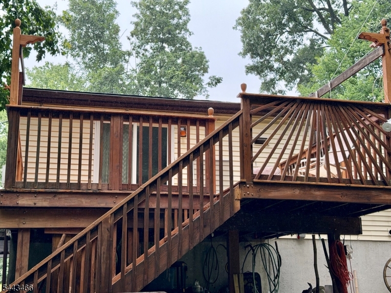 Barry Lakes - Residential