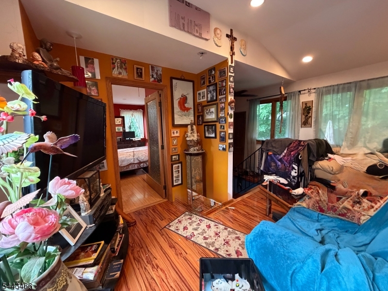 Barry Lakes - Residential