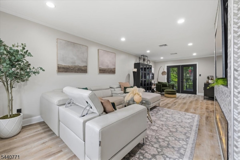 Englishtown - Residential