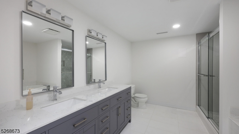 BROOKRACE - Residential