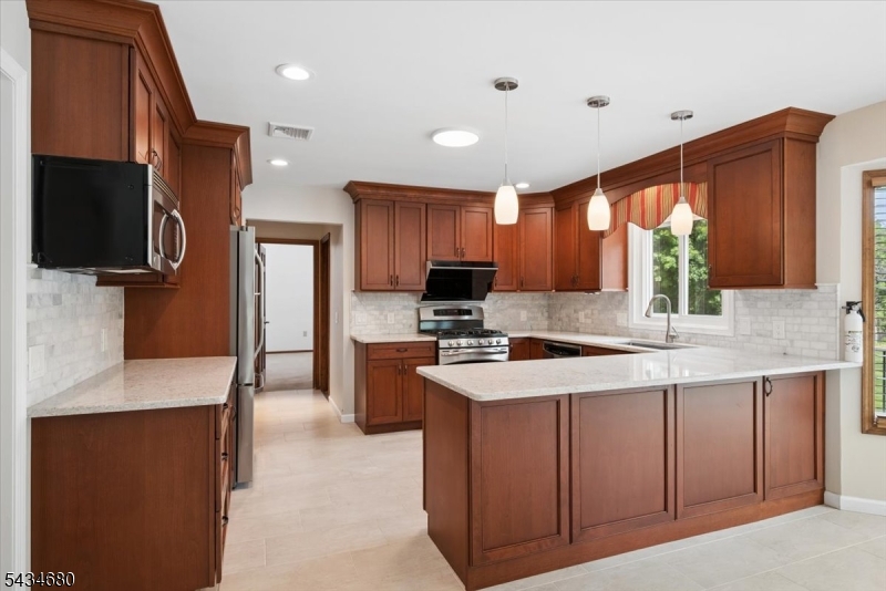 HIGHVIEW ESTATES - Residential