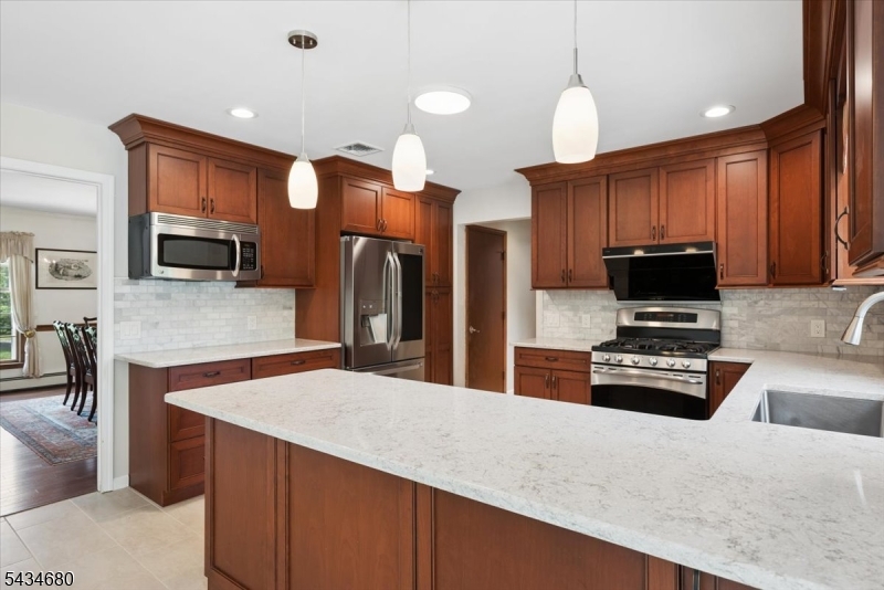 HIGHVIEW ESTATES - Residential
