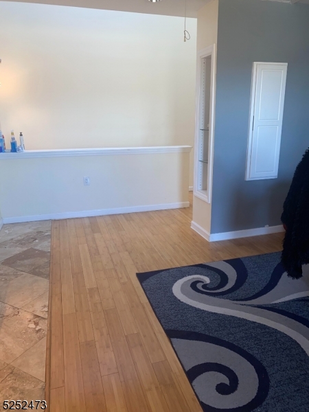 ELIZABETH - Residential