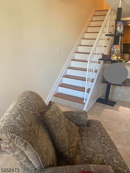 ELIZABETH - Residential