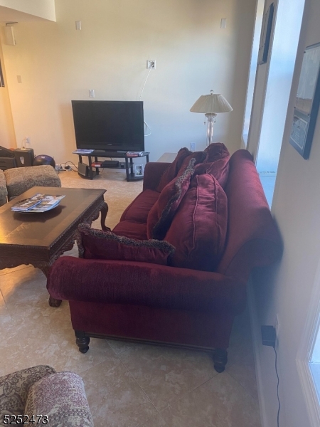 ELIZABETH - Residential