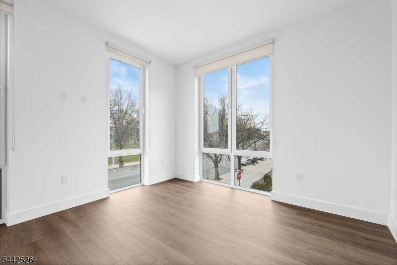 The View at Lincoln Park - Residential