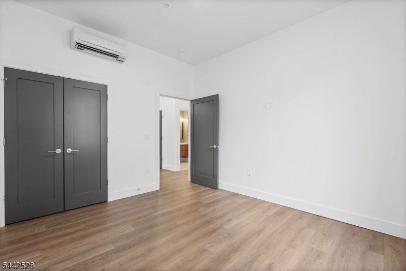 The View at Lincoln Park - Residential