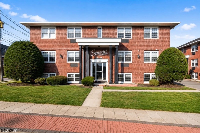 Premium Office Suites for Lease - 1185 & 1191 Morris Ave, Union Township NJMove-in ready office space on Union's busiest corridor, in an owner-operated building with classic hardwood floors and true pride of ownership. Choose from a range of suites to fit your business:5 different Spaces available:Single-room private offices (Approx. 200 SF)   perfect for solo professionalsOpen studio space   fits 2 large desks, ready to useMulti-room suites with reception (400"600 SF)   private offices plus a welcoming front desk areaConnectable suites   lease two side-by-side units together for room to growEvery tenant enjoys a shared conference room, classroom, full kitchen, staffed reception, on-site parking, and 24-hour security cameras. Modified Gross lease   tenant pays electric only. Maintenance included. Available immediately.Ideal for law, medical/wellness, financial, real estate, insurance, and staffing firms. Schedule your tour today.