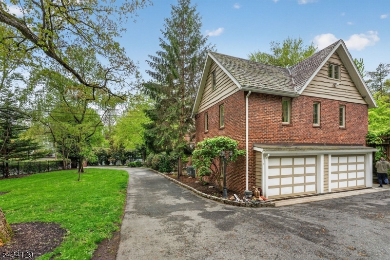 SLEEPY HOLLOW - Residential