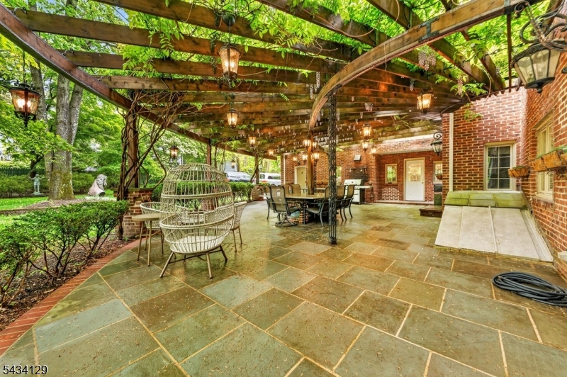 SLEEPY HOLLOW - Residential