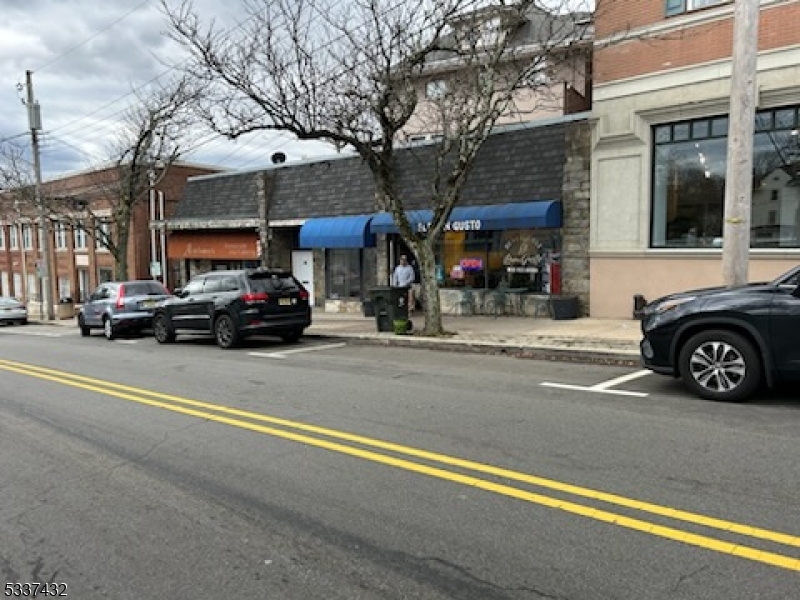 DOWNTOWN - Commercial Sale
