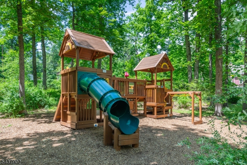 Free Acres - Residential